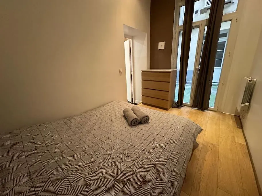 Awesome 2Br 5 Min To Arc De Triomphe Apartment Paris