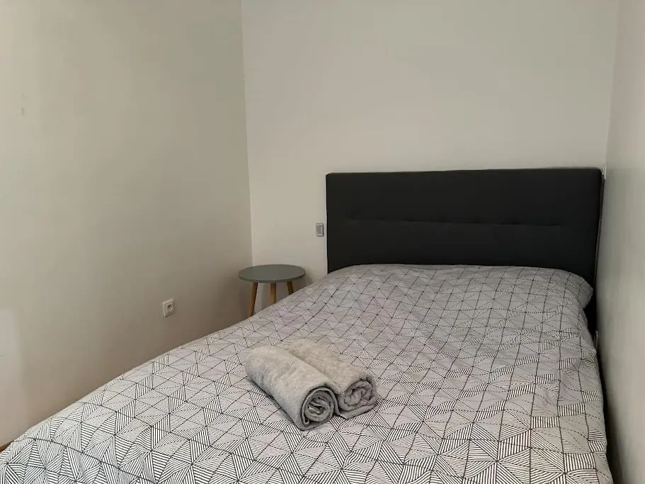 Awesome 2Br 5 Min To Arc De Triomphe Apartment Paris France