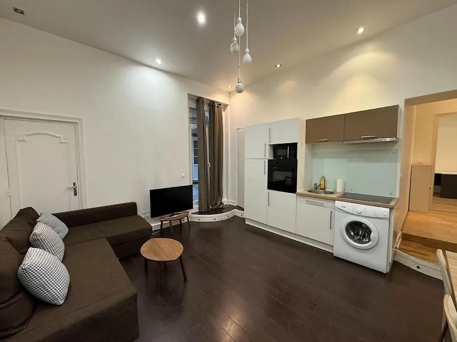 Awesome 2Br 5 Min To Arc De Triomphe Apartment Paris