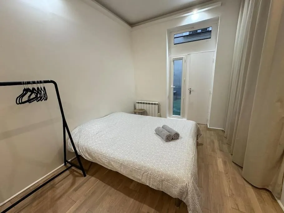 Awesome 2Br 5 Min To Arc De Triomphe Apartment Paris France