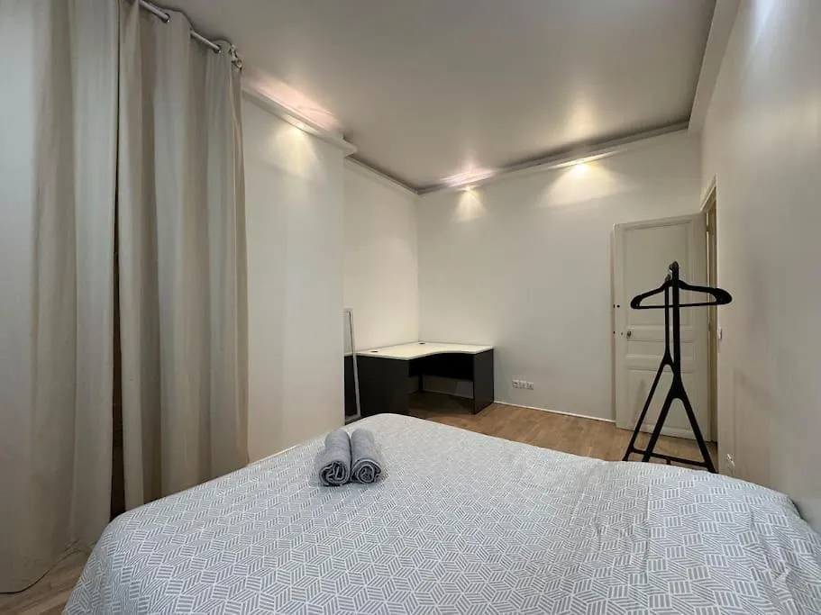 Awesome 2Br 5 Min To Arc De Triomphe Apartment Paris